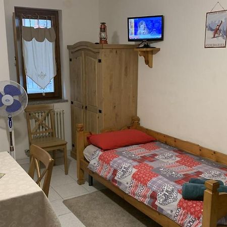 Le Joli Coin Du Passage Appartement Aosta Buitenkant foto