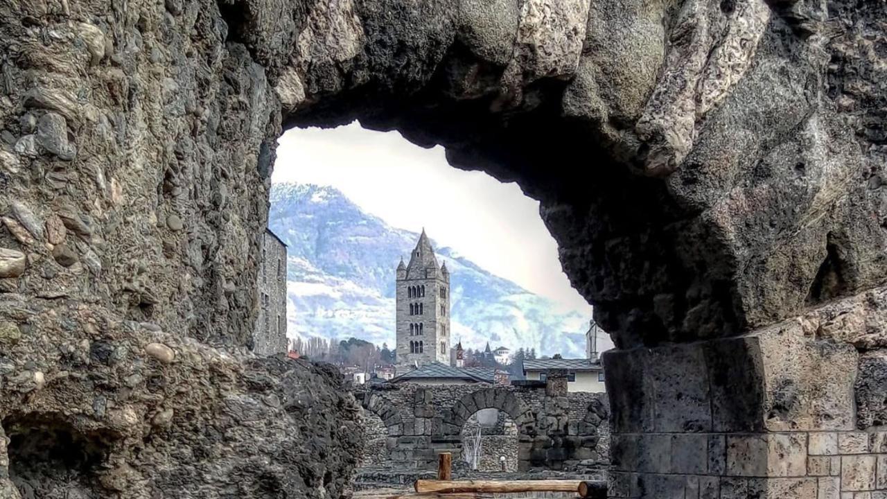 Le Joli Coin Du Passage Appartement Aosta Buitenkant foto